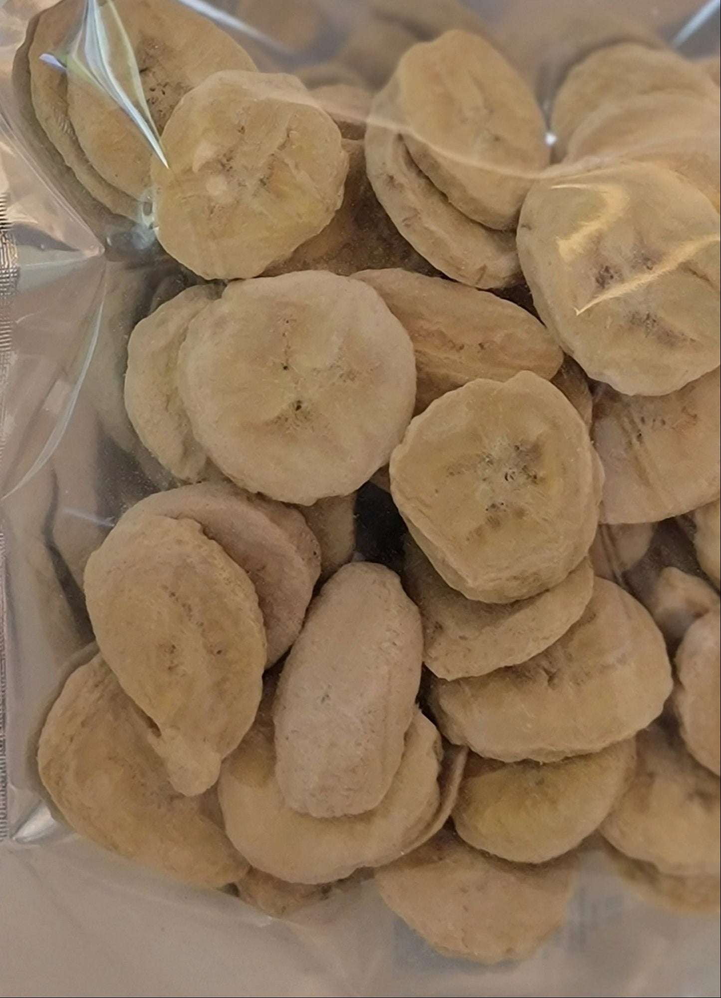 Freeze Dried Bananas 香蕉脆乾 without added sugar.