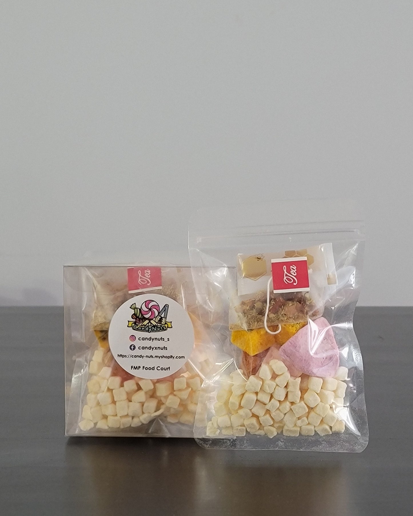 Caffeine Free Peach & Apple Chamomile Cinnamon Tea with Canadian Honey Option 天然蜜桃蘋果玉桂菊花茶 with Canadian Honey Option.